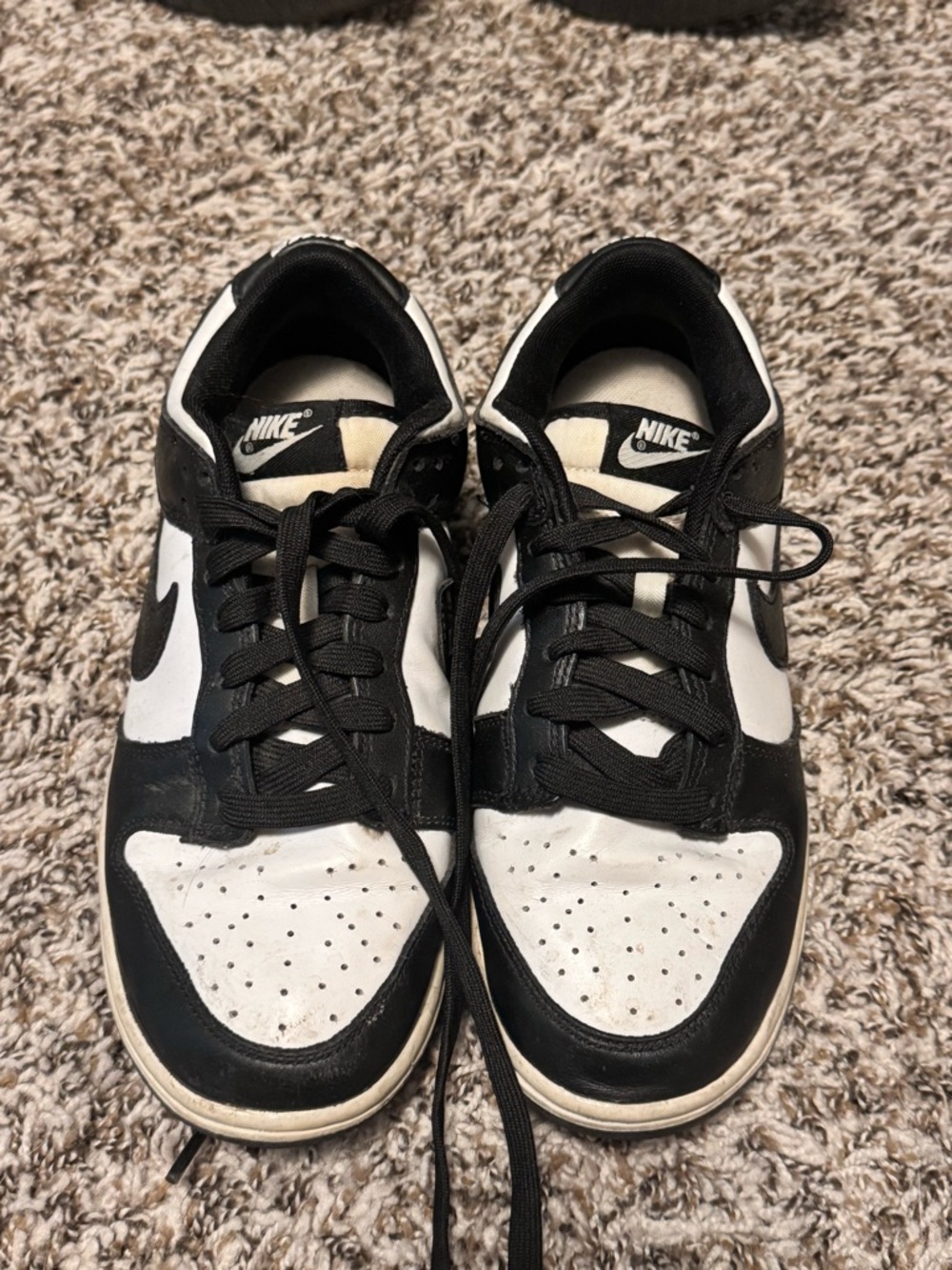 Nike Black and White Low-Top Skate Shoes - Picture 3 of 3